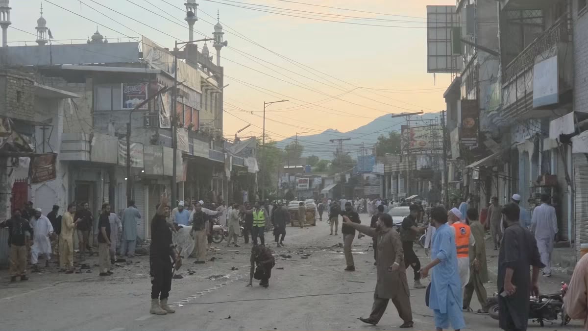 Deadly Suicide Bombing Hits Kabal Police Station in Swat
